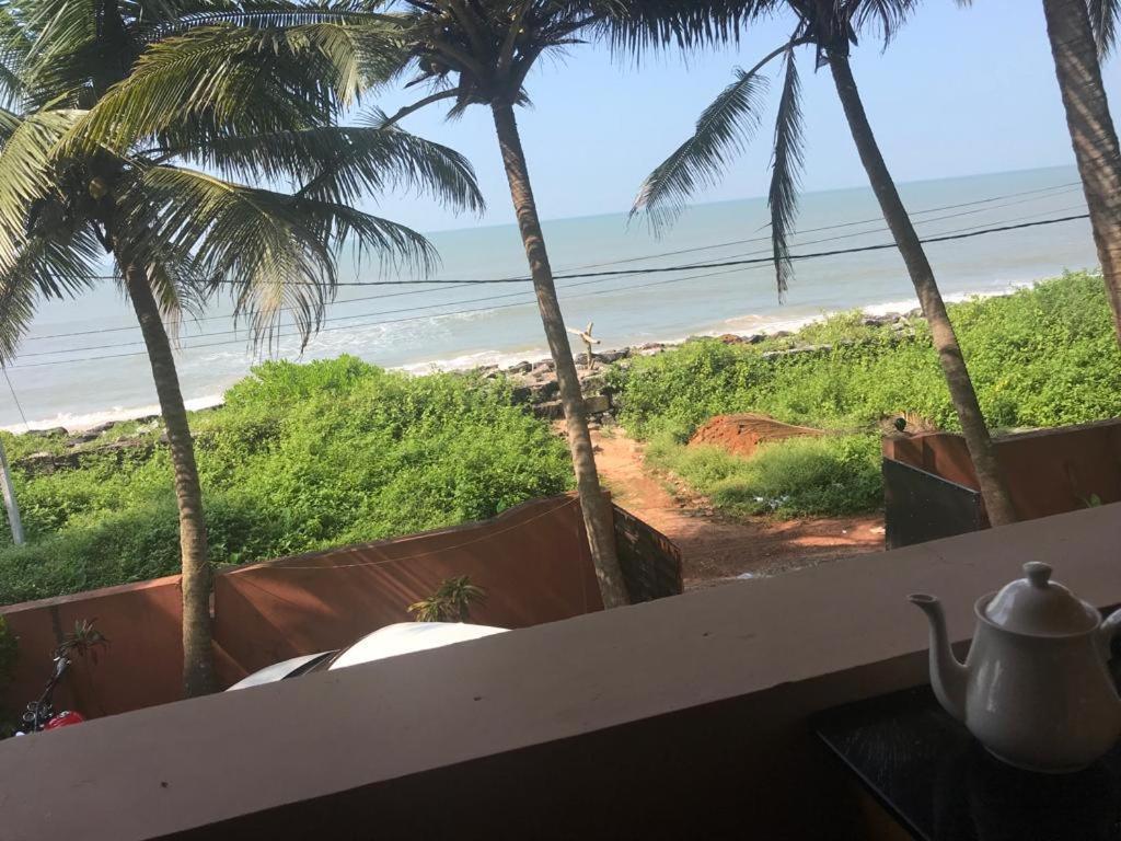Kizhunna Rock Beach House Каннур Экстерьер фото