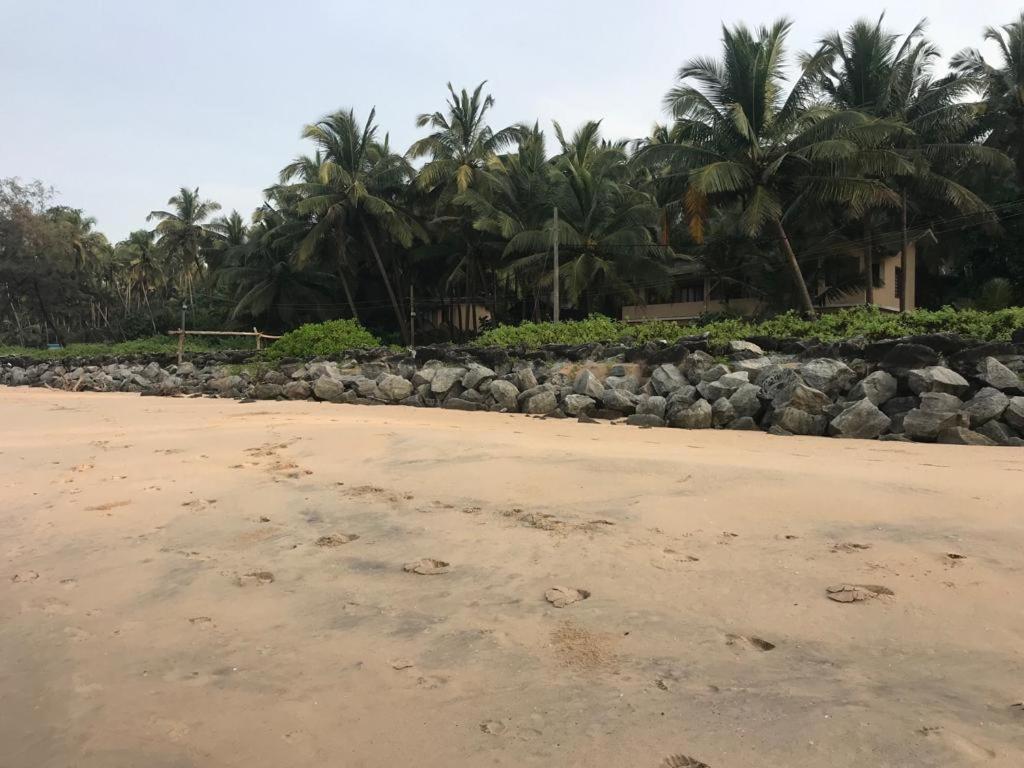 Kizhunna Rock Beach House Каннур Экстерьер фото