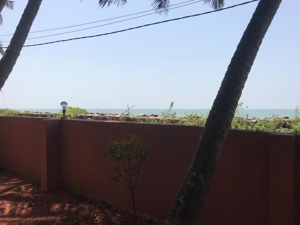 Kizhunna Rock Beach House Каннур Экстерьер фото